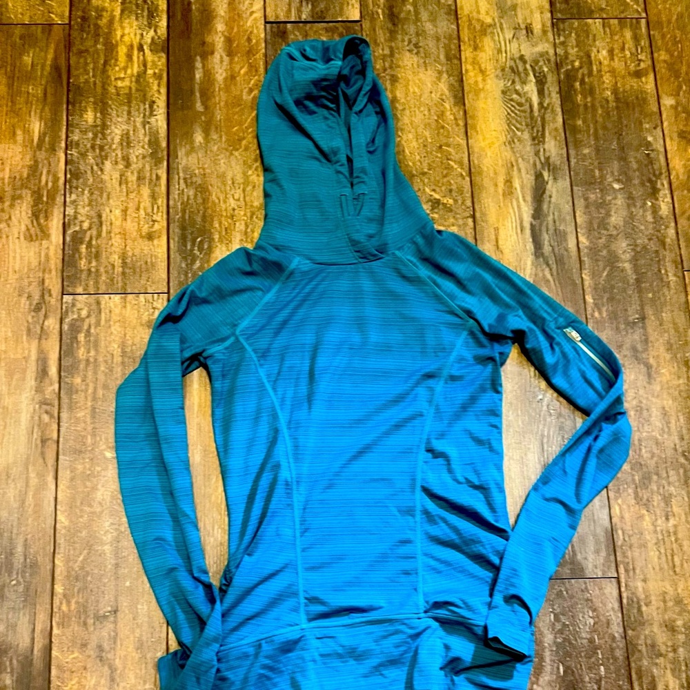 Mondetta size Small running top.
